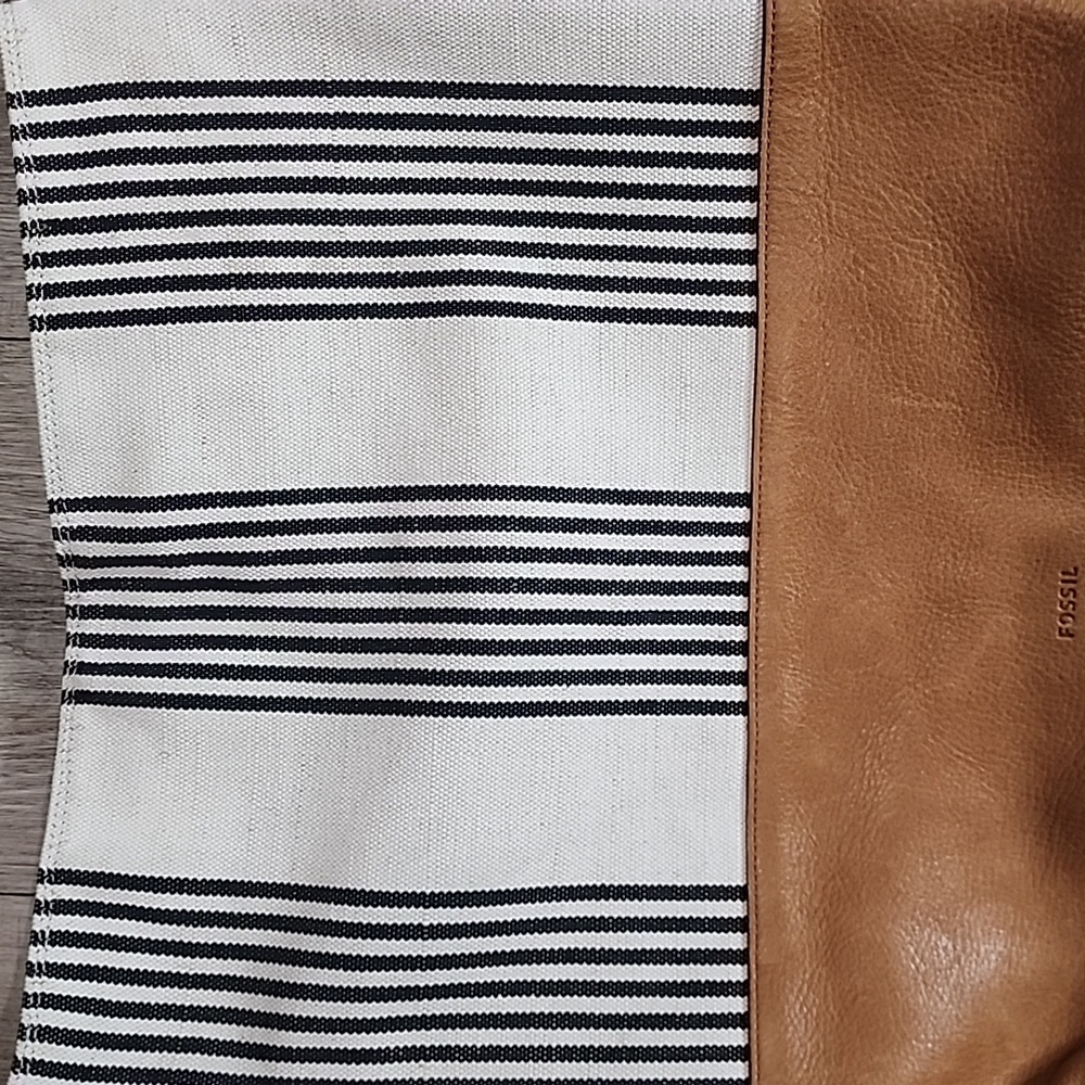 Fossil Maya hobo canvass cow hide leater trim bag - Picture 3 of 9